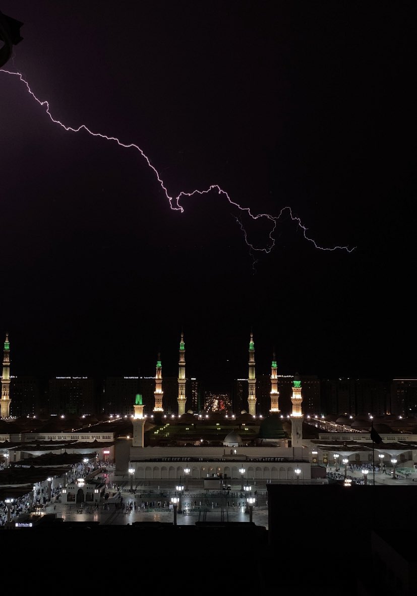 Arabbeau's tweet photo. Medina Saudi Arabia https://t.co/eA4j7DxPXB
