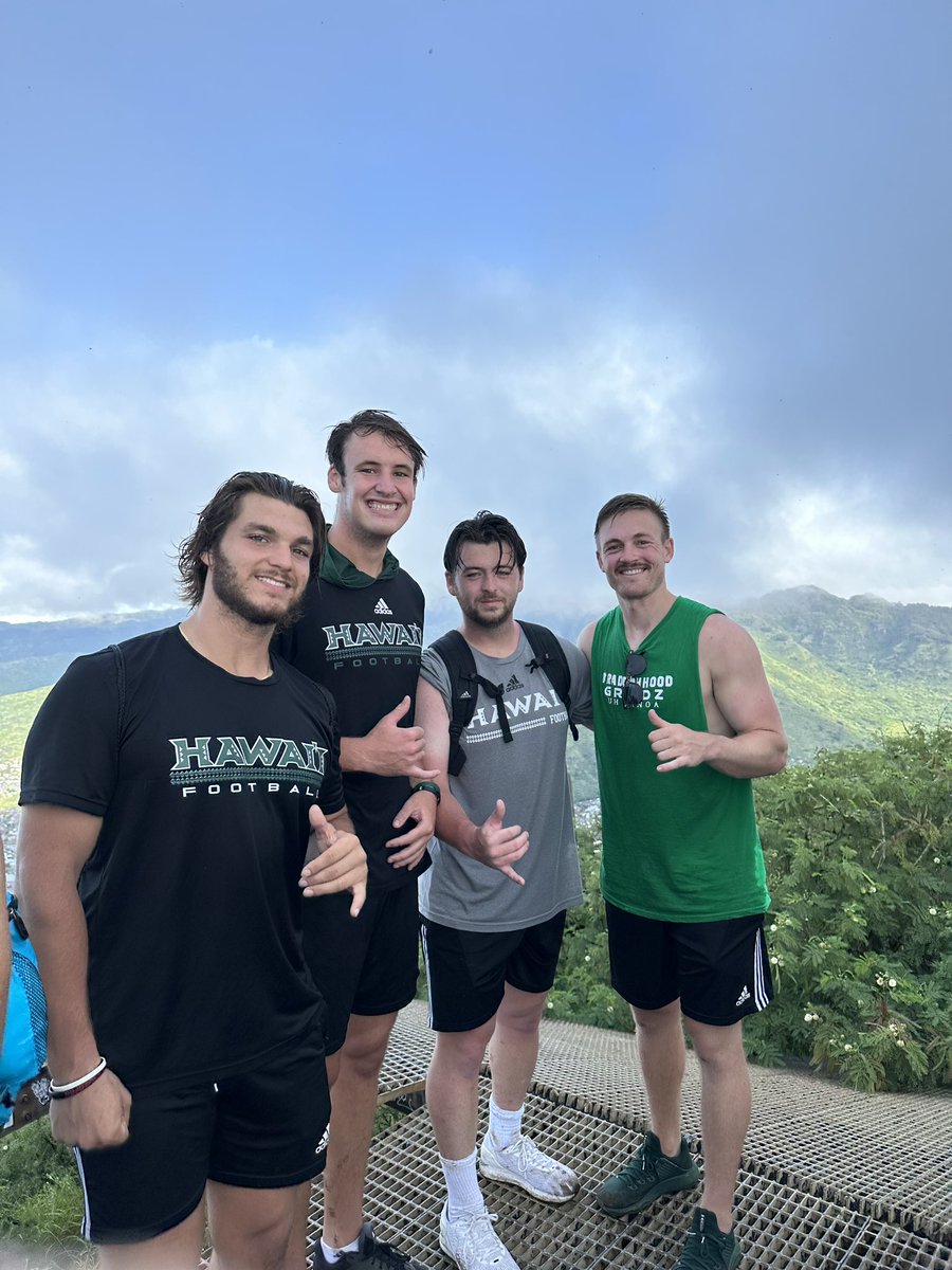 Missing a few, but the 2023 Hawai’i Specialists are going to be a problem this fall! Trusted the process and got better every day this spring. Time to go execute! #OSOK #Braddahhood