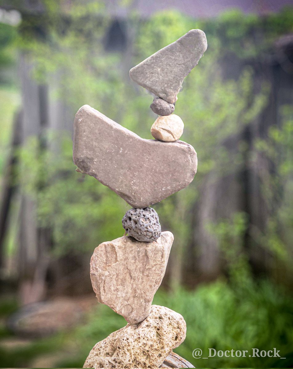 _DoctorRock_'s tweet photo. 4.29.23

Practicing for Summer camp. ☀️😉

ig: @_Doctor.Rock_
Follow Doctor Rock for more balancing artwork!
#rockbalancing #stonebalancing #balance #ephemeralart #landart #balancing
Prints Now Available! https://t.co/LbhlzakNam
