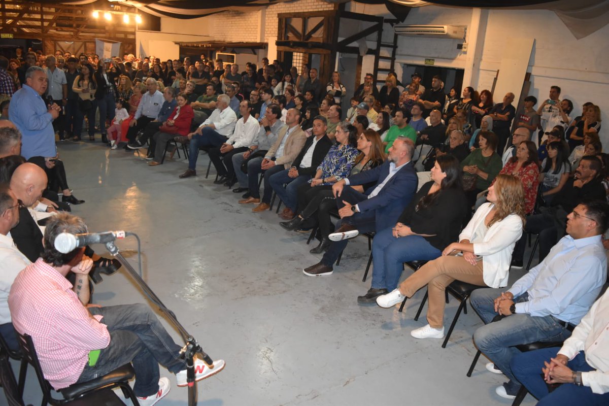 prmirandaMza's tweet photo. Hoy comenzamos juntos a recorrer este camino de #VolverACreer.

Te invito a ser parte de la reconstrucción una nueva Las Heras que nos invite a soñar!! https://t.co/Wd2FL4hMHi