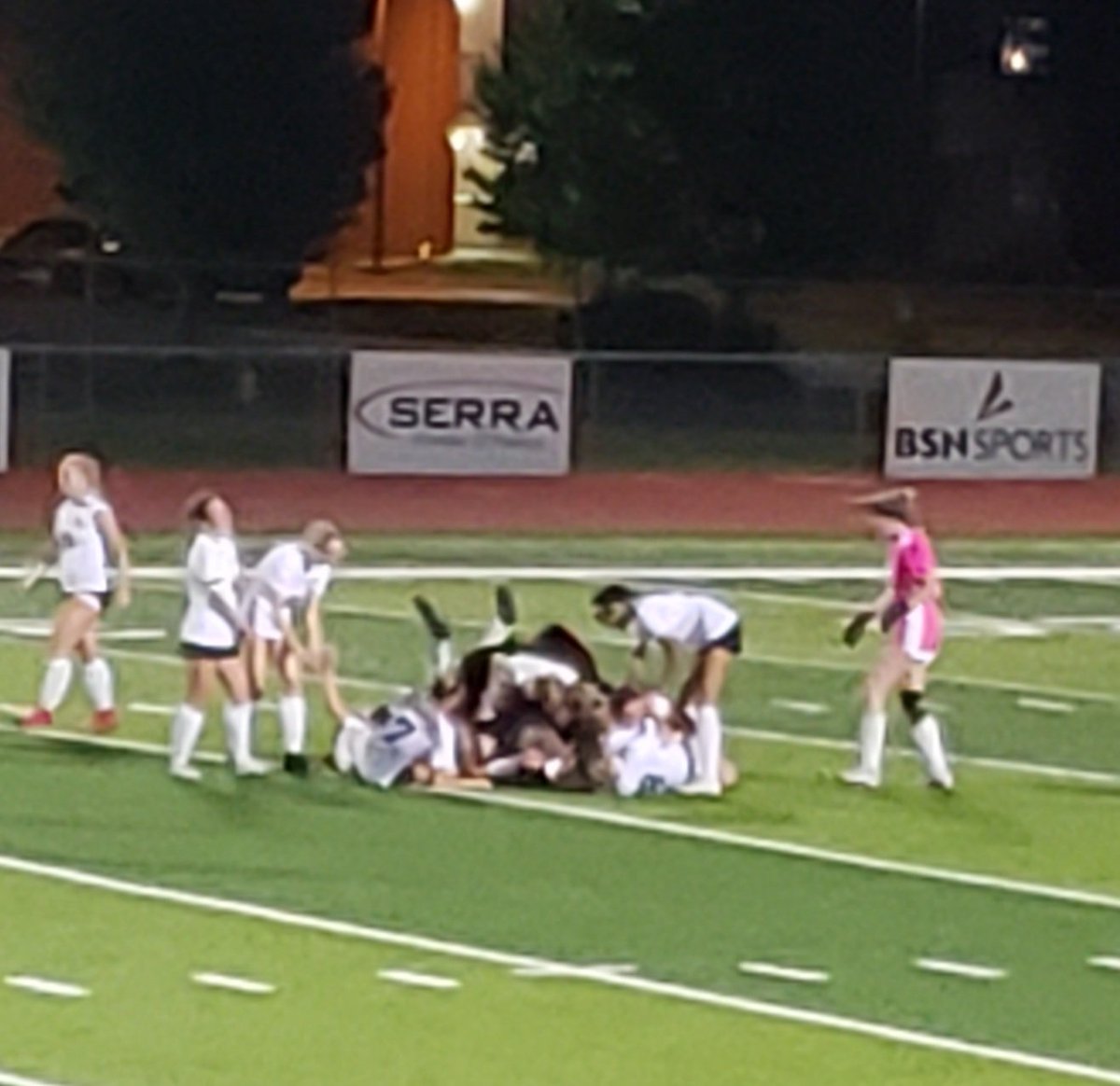 choatsnews's tweet photo. FINAL: #GraniteCity 4 #OFallon 3 in IHSA regular season girls soccer at O'Fallon. #618soccer https://t.co/iN7cvzITPL