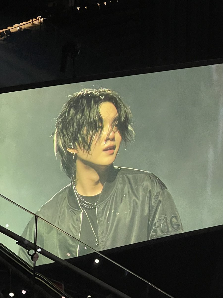 hourIysuga's tweet photo. he has highlights 🫣 https://t.co/K2a73CubtX