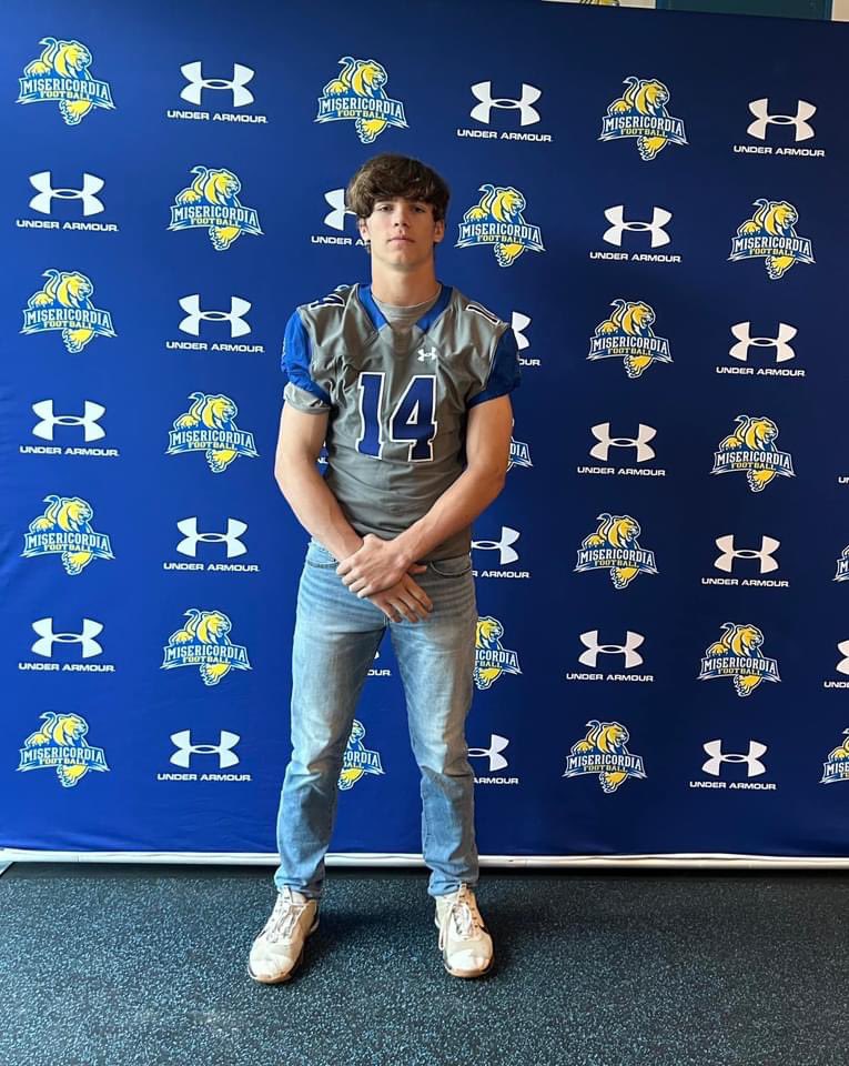 EionSnider's tweet photo. Thank you @MUCougarsFB  for the junior day invite had an absolute blast @MisericordiaHFC @Coach_Cottle https://t.co/iEDHBKkt5h