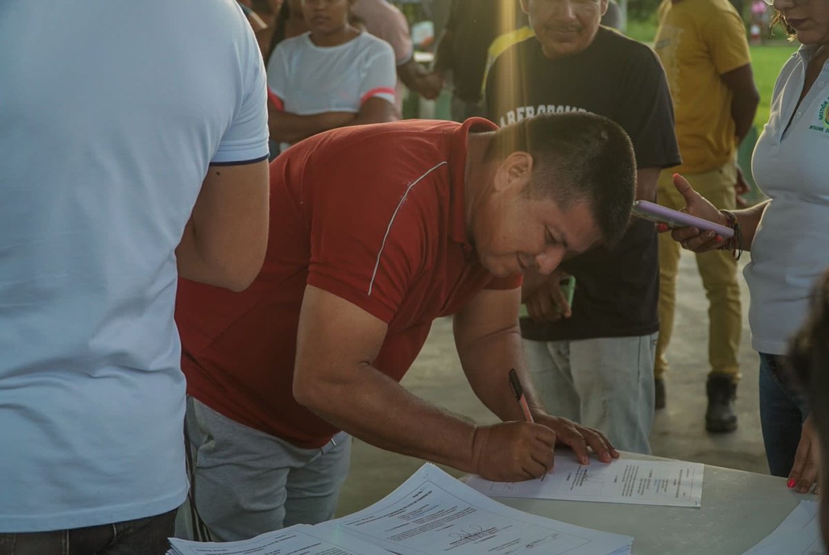 Alcaldiadeleg's tweet photo. Visitamos el Corregimiento de Puerto Ospina para rendir un informe de nuestra gestión a las comunidades de esta importante polo de desarrollo. 

Hoy queda demostrando con hechos que si se puede gobernar de manera justa y responsable para todas las comunidades de #puertoleguizamo https://t.co/JoNe2hfSUK
