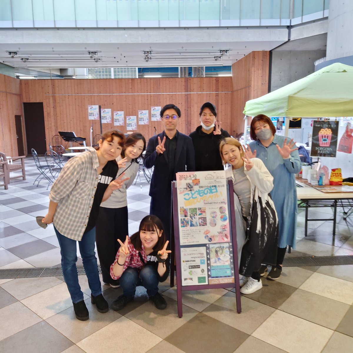 hifumian's tweet photo. 今日は2拠点イベント!
管理人は #たからばこマルシェ に来ています!
#chamis さんや #筆ゆき ちゃん
そしてお初の #ポップコーン占い
急遽参戦の #旅する占い師 さんも、親子占いをやってます! https://t.co/aYvSX4Vnhm