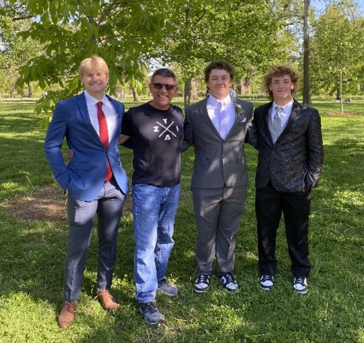 I’m tell’n ya, being the parent of an athlete, it doesn’t get any better than Max, Evan &amp; Bryce. The sky is the limit for them! #JohnnyC is honored to be in a pic with them. ❤️ these boys! 

<a href="/Football2Whs/">WHS Football</a> <a href="/iammaxmitchell/">Maxwell Mitchell</a> @EvanDav44 <a href="/BryceReese5/">Bryce Reese</a> @WCUSD5Athletics <a href="/republictimes/">Republic-Times</a>