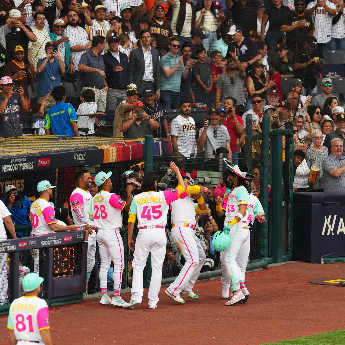 TalkinBaseball_'s tweet image. The first ever MLB game in Mexico City has gone final. The teams combined for:

27 runs
30 hits
11 home runs
72 total bases
4 instances of back-to-back homers