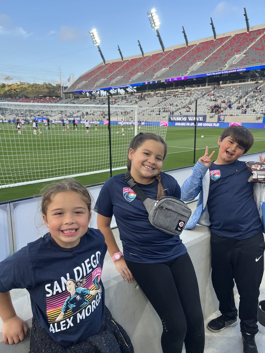 tdoyle82's tweet photo. Let’s go @sandiegowavefc #VamosWave https://t.co/JGU9dop0jY