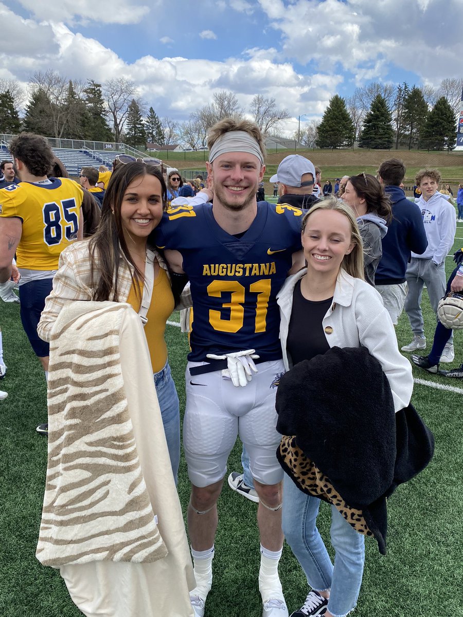 Nilpezm's tweet photo. Last  Augustana Spring Game for Jake https://t.co/kAR8zHboUo