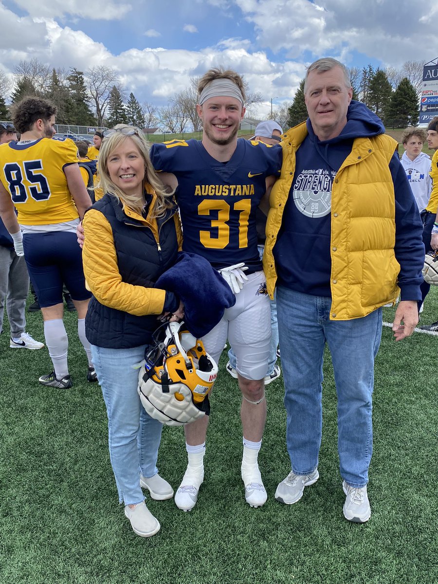 Nilpezm's tweet photo. Last  Augustana Spring Game for Jake https://t.co/kAR8zHboUo