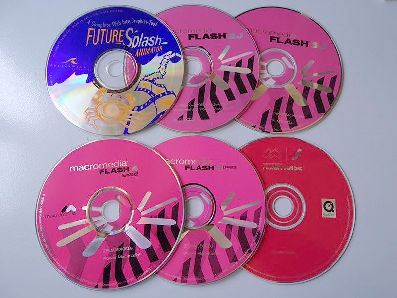aesuck's tweet photo. FlashのインストーラCD-ROM 初代〜MXまで
#macromedia #flash #adobeanimate #macromediaflash #マクロメディア https://t.co/KbPRDngaAe