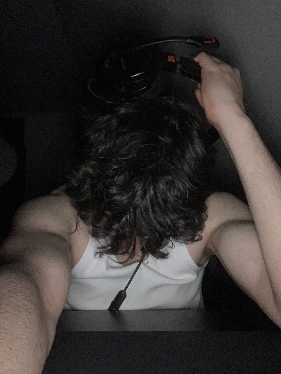 z_R4SIM's tweet photo. 03:55 ich hasse dieses Spiel https://t.co/0Giot9ryBq