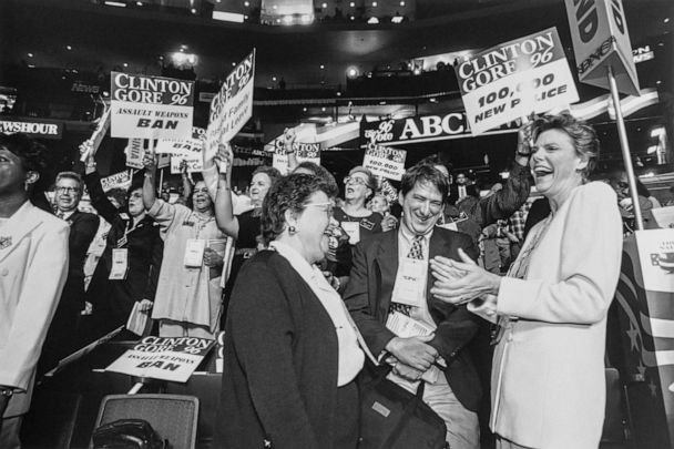 Between Lesley Stahl on the #WhiteHouse beat in the 1970s & Gwen Ifill's run in the 1990s and 2000s, there was Cokie Roberts. Never lost sight of the average viewer in covering Washington. 

She of sharp political mind, endless curiosity.

#WhiteHouseCorrespondentsDinner 
#WHCD https://t.co/xa1zUt0iNc