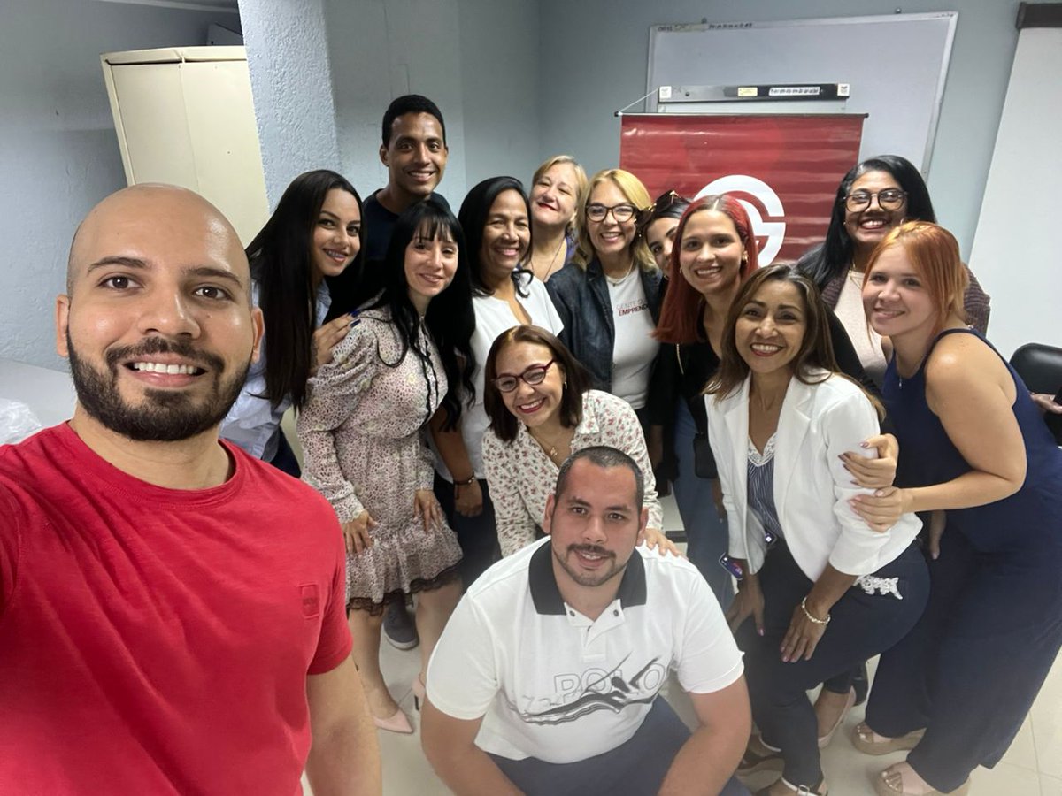 gentequemprende's tweet photo. Gracias a todos los que nos acompañaron hoy. Somos #GenteQueEmprende https://t.co/8MTaoaZo8u