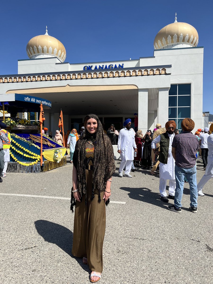 amandashatzko's tweet photo. Had a great day with friends at the #Kelowna Vaisakhi parade at the @KelownaSikh Gurdwara! @NormLetnick https://t.co/EsZrNuF0jJ