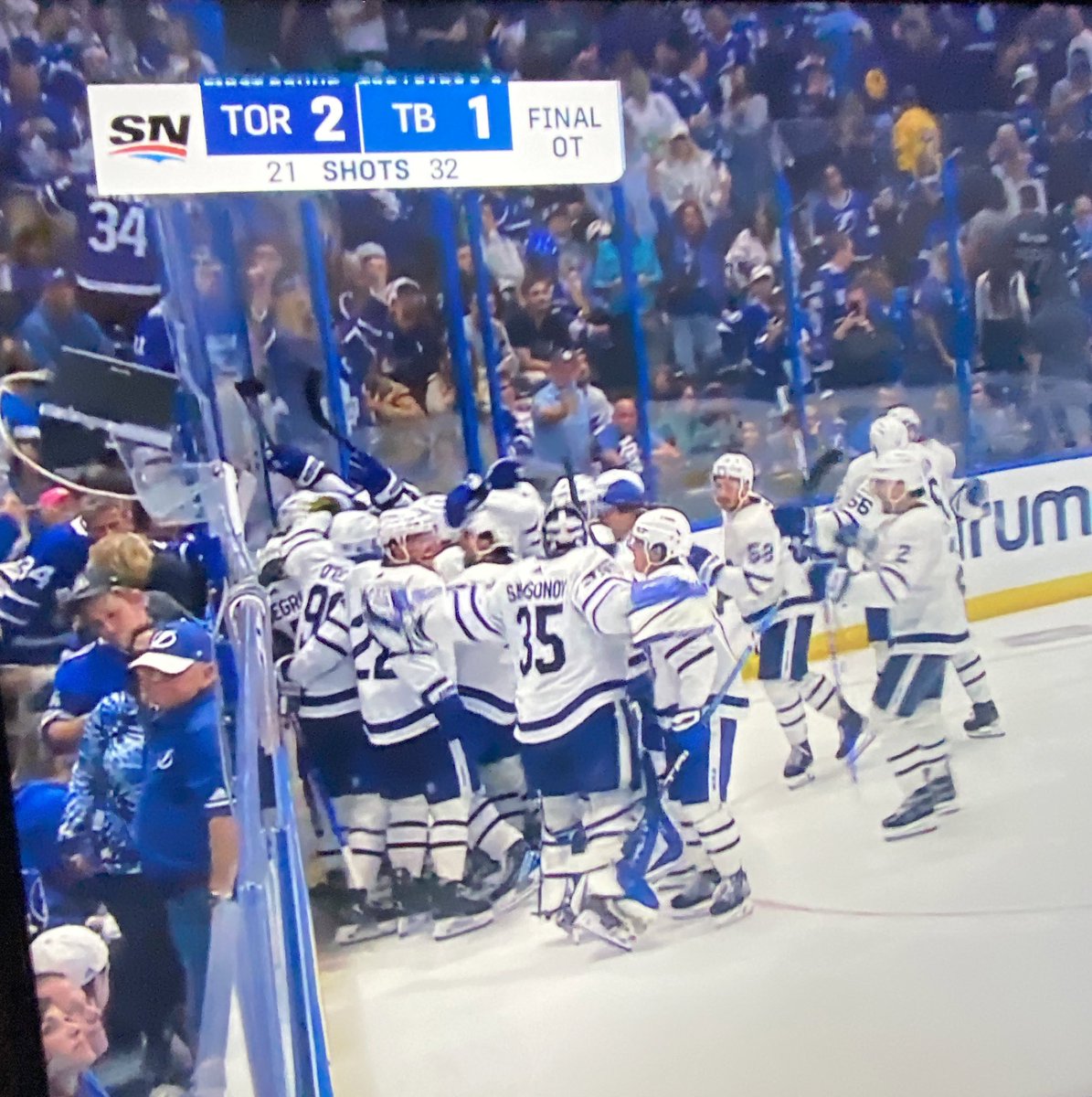THE BOYS HAVE DONE IT!!!!!!!!
THE STREAK IS OVER!!!!!!!
#LeafsForever