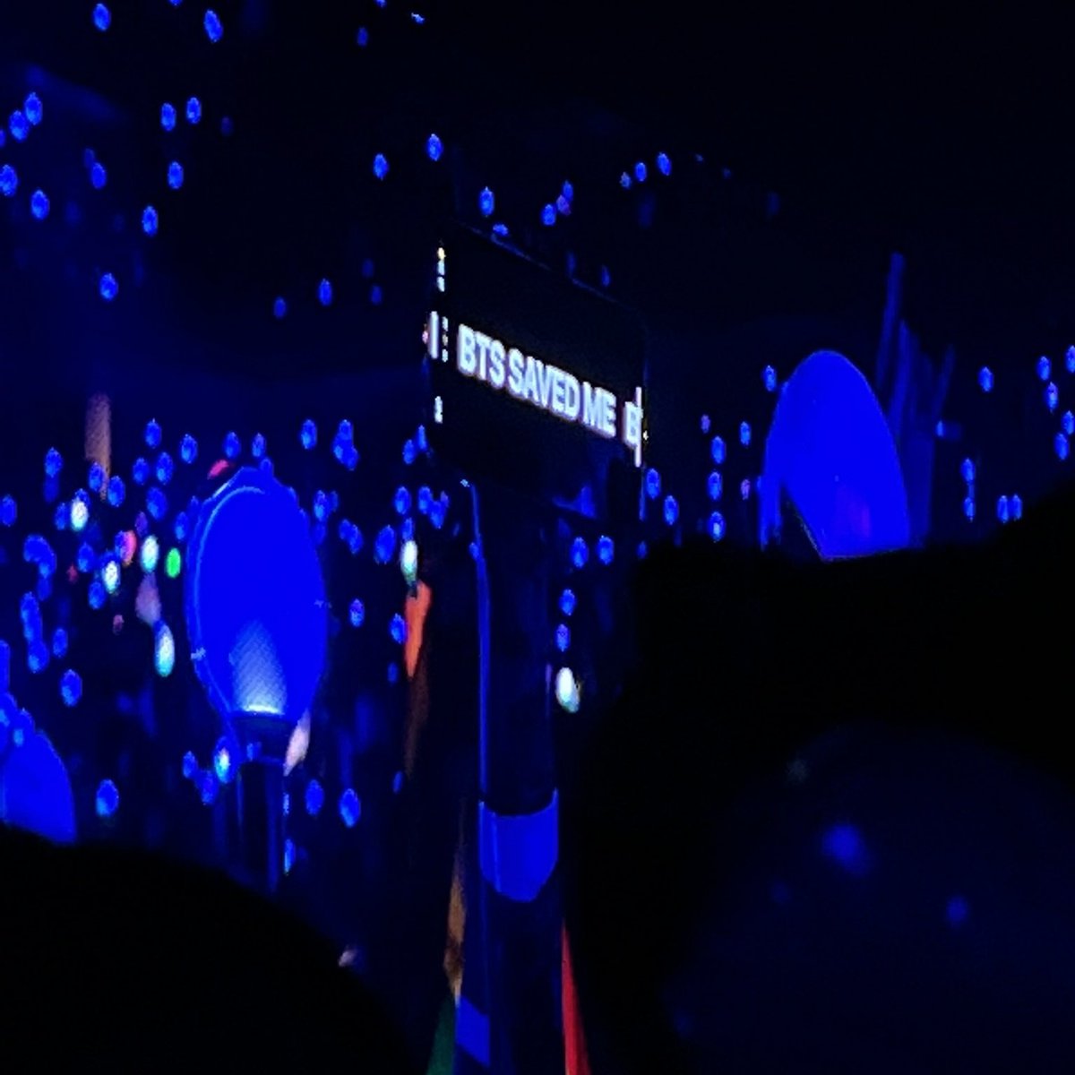 rmbtswd's tweet photo. "Tu música me liberó"
"Genio min PD tu música me salvó"
"BTS me salvó" https://t.co/Suq9s2J1fj