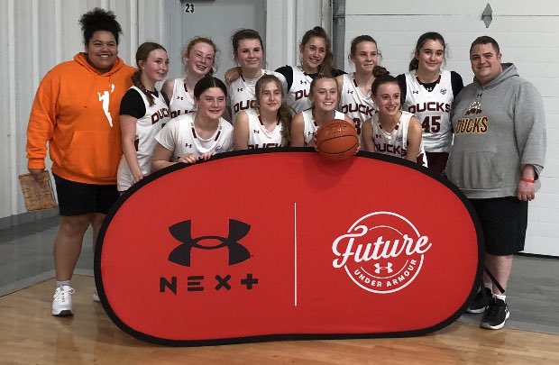 MTEliteDucks's tweet photo. MTE Ducks 7th grade Crystal w/ a huge 49-45 win vs NY 21 Elite at Under Armour Futures Northeast Regional Session in New Jersey! Crystal played hard-nosed team defense against a very talented player/team &amp; left it all on the floor to earn the win! #MTEDFamily #WantItMORE #EarnIt https://t.co/r4iJtGux98
