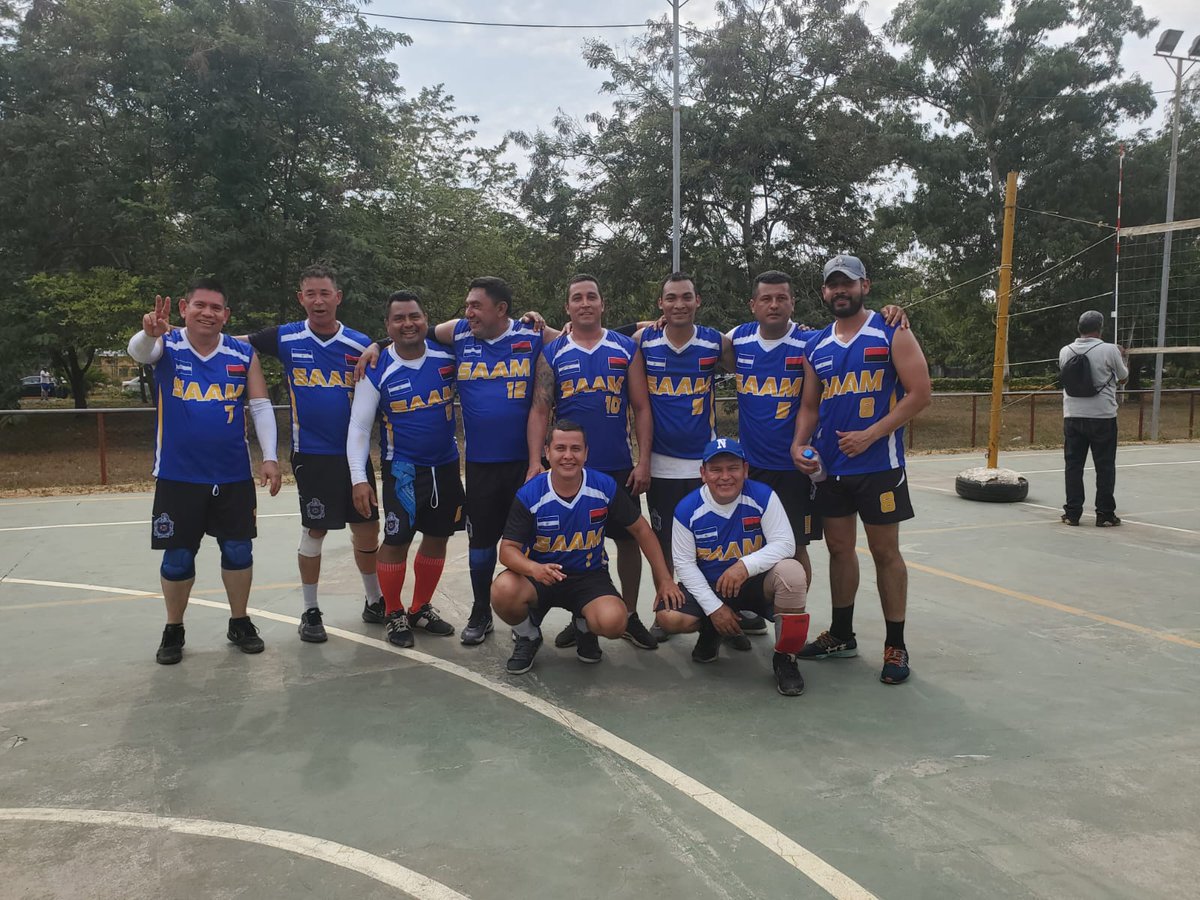 InesVanessaPer1's tweet photo. ✌️De forma exitosa ha finalizado la jornada deportiva🏌️‍♀️⛹️‍♀️⛹️‍♂️🤾‍♀️🤾‍♂️ en nuestra bicentenaria🏟️ @unanleon honor al cmdte #TomasOrgulloSandinista
❤️🖤
#UVDenisSilva ✌️
#LeonRevolucion 🕊️
@FcoRosales78 @ArielPitaF @AndreD81 @PrensaPopulr @corpav_m @roberto692000 @tomasitodecuba @Atego16 https://t.co/ru27iWrC3m