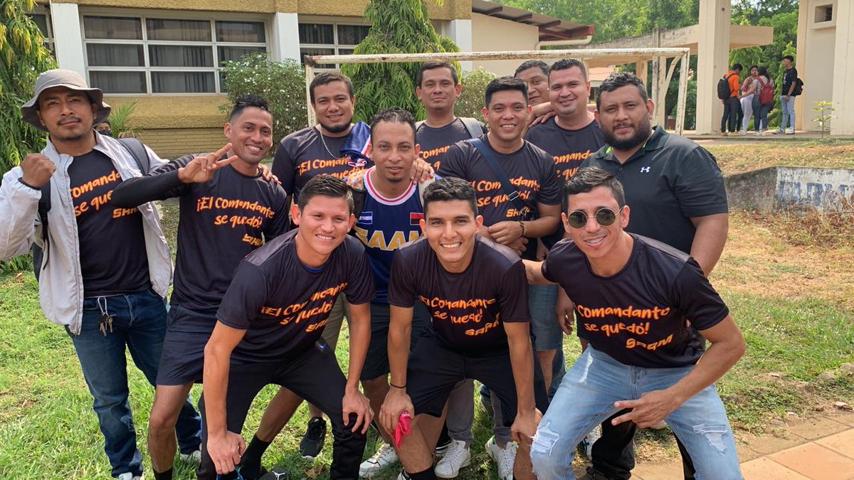 InesVanessaPer1's tweet photo. ✌️De forma exitosa ha finalizado la jornada deportiva🏌️‍♀️⛹️‍♀️⛹️‍♂️🤾‍♀️🤾‍♂️ en nuestra bicentenaria🏟️ @unanleon honor al cmdte #TomasOrgulloSandinista
❤️🖤
#UVDenisSilva ✌️
#LeonRevolucion 🕊️
@FcoRosales78 @ArielPitaF @AndreD81 @PrensaPopulr @corpav_m @roberto692000 @tomasitodecuba @Atego16 https://t.co/ru27iWrC3m