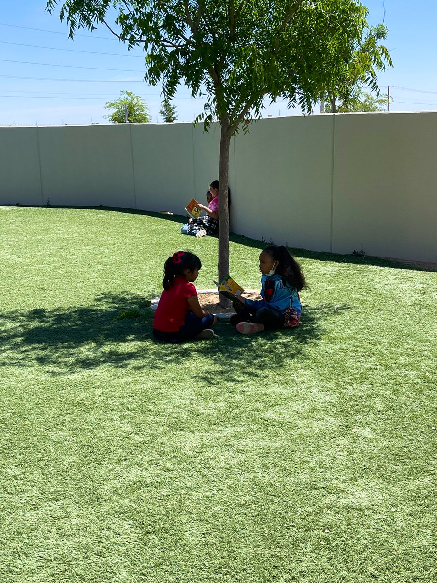 Enjoyed our Friday afternoon with our awesome friends in <a href="/EOrtiz_JCE/">Erica Ortiz</a> class 💗☀️📚 #DiaDeLosNinos <a href="/JFCarrasco_JCE/">Sgt. Jose F. Carrasco Elementary</a>