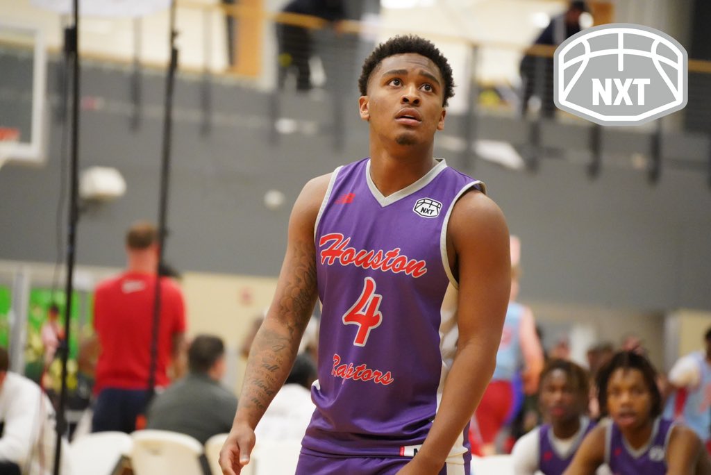 PRO16League's tweet photo. Houston Raptors Benjamin 2024s competing late tonight. Have been impressed with their energy and effort on the defensive end of the floor. 

@_Houstonraptors https://t.co/9r49kbGmtb