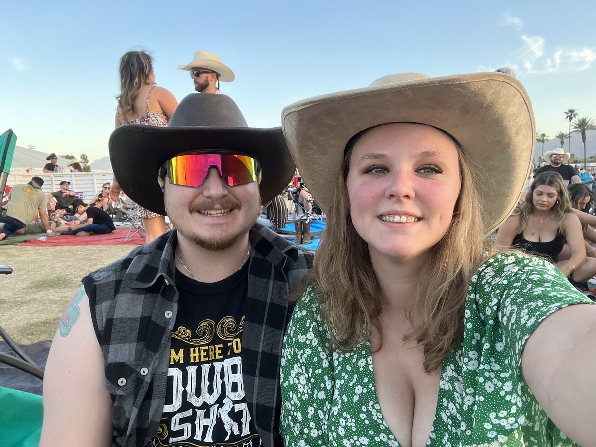 Stagecoach day 2 with @hollybearr16 
#CowboyShit @AEW 
#StageCoach
Trying to figure out how I don’t miss the @NHLBruins game tomorrow