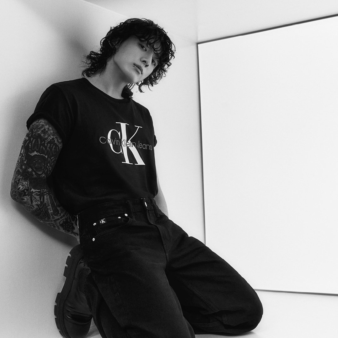 btschartsxdaily's tweet photo. 🏆 #JUNGKOOK is nominated in 2 categories for ‘‘International Male Artist Of the Year’ &amp; ‘International Song Of the Year’ at the SEC Awards 🇧🇷

- Award has physical trophy!
- Unlimited vote! Ends: June 11

🗳️Website:
-https://t.co/3Ehx79MDAT
-https://t.co/yfUYdN7bCs

🗳️Twitter:
+ https://t.co/qu3pCE52Q2