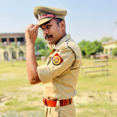 cop_iamshiv7's tweet photo. #NewProfilePic
#khaki #khakipolice #UPPolice #Police #cop https://t.co/lCnnzb93jn