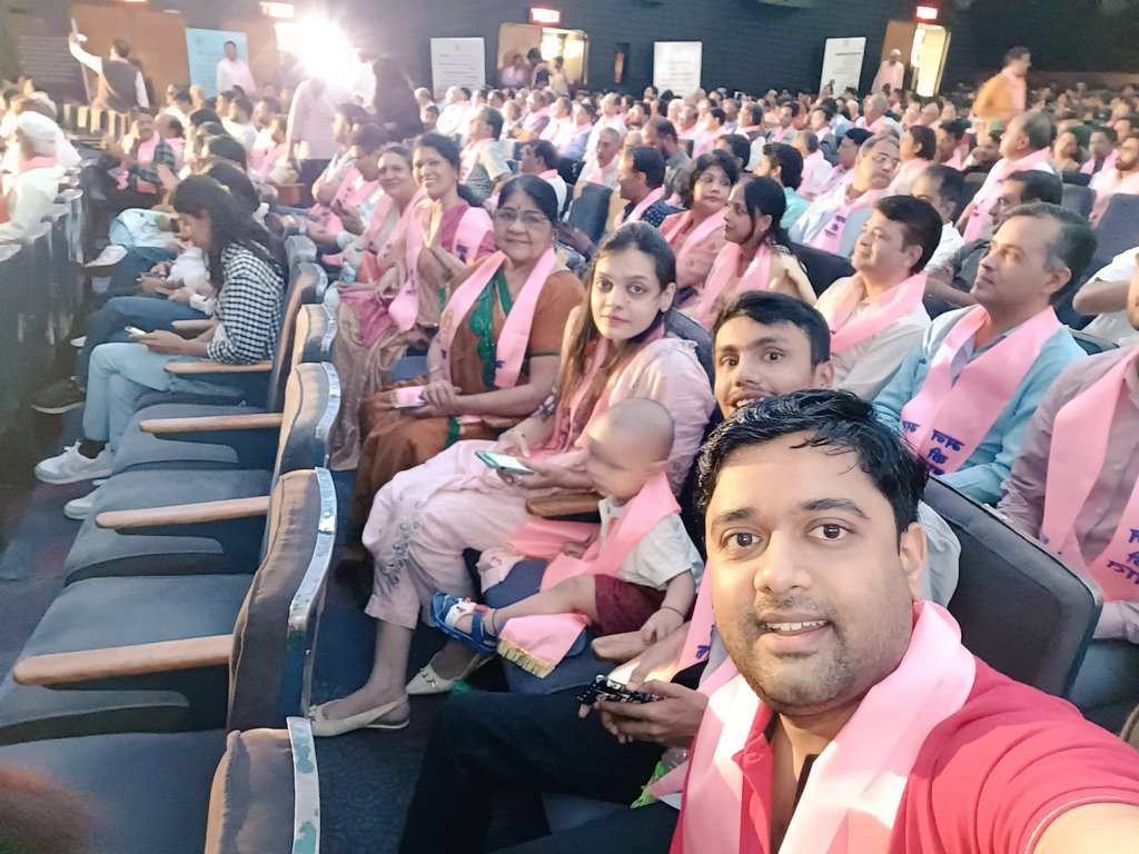abhirgupta18's tweet photo. Mann ki bat @narendramodi  with @MohitShah199811 @caanilshah @casachinkjain1 https://t.co/XOB0zV7NXX