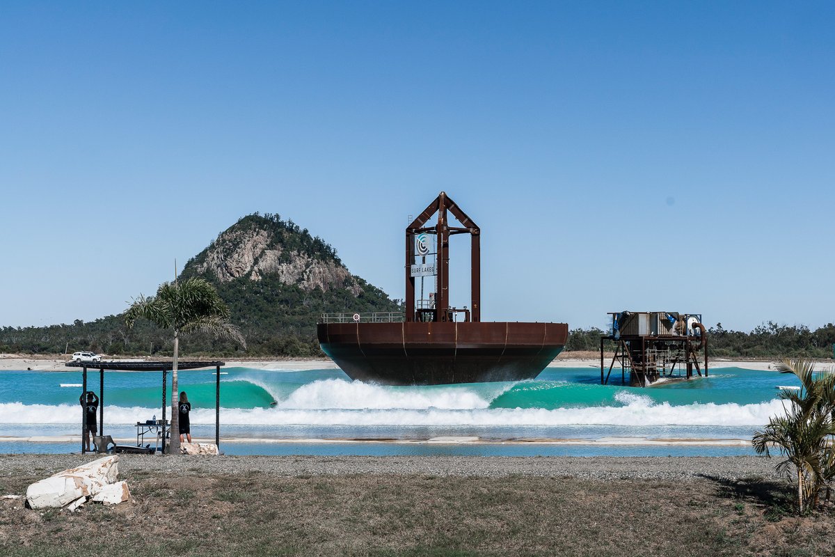 Surf_Lakes's tweet photo. Occy's peak doing its thing
@ben_player drained on the right with room to move
📸 @ramboestrada
#surflakes #surfing #wavepool #wavetech
#surflakesyeppoon #wavepark #waves
#everyonegetsabreak #artificialwave #visitcapricorn https://t.co/Rv0U2sPGK4