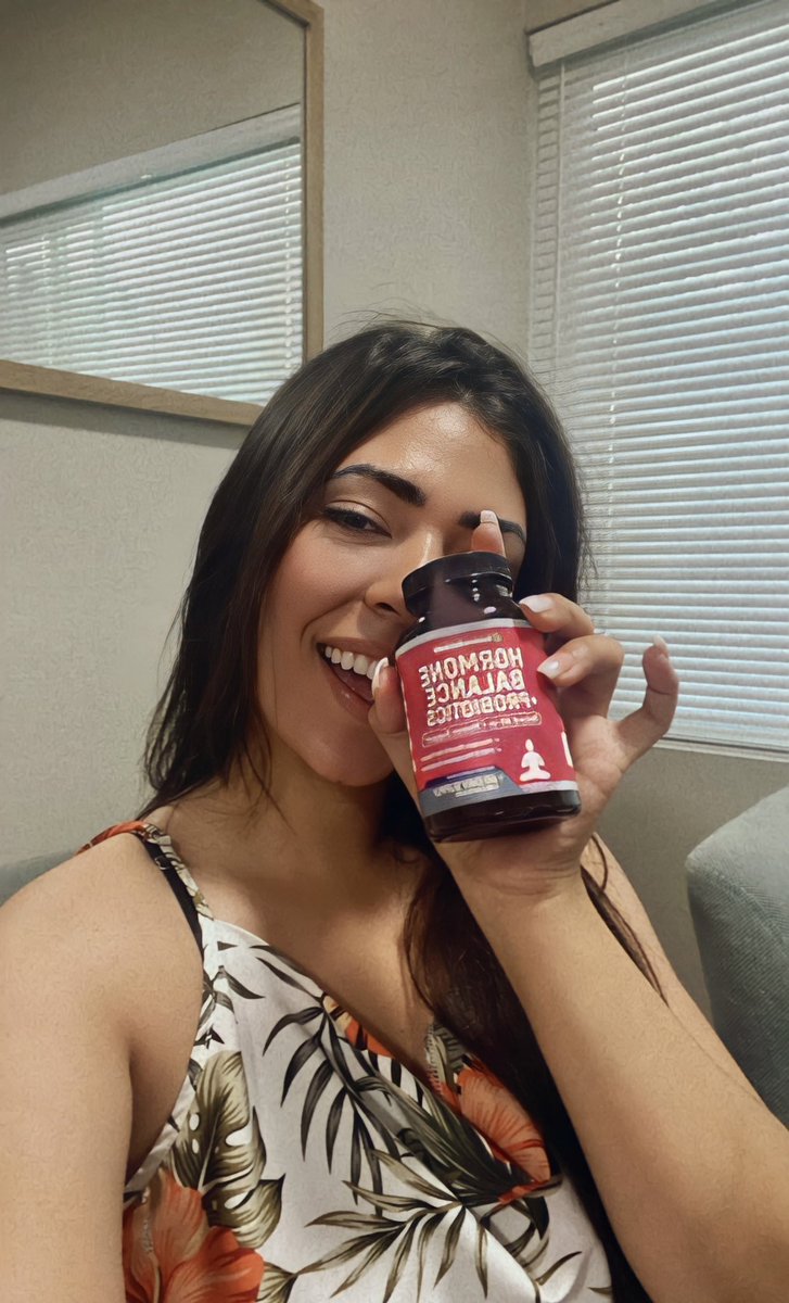 UGC_byRapha's tweet photo. My new favorite! 

Have you guys worked with a brand and then felt in love with the products? 
That’s is me 😂 a few weeks using that and aaaaaah no words. 

Lemme know if you have one. 
.
.
.
. https://t.co/gwoWoohztY