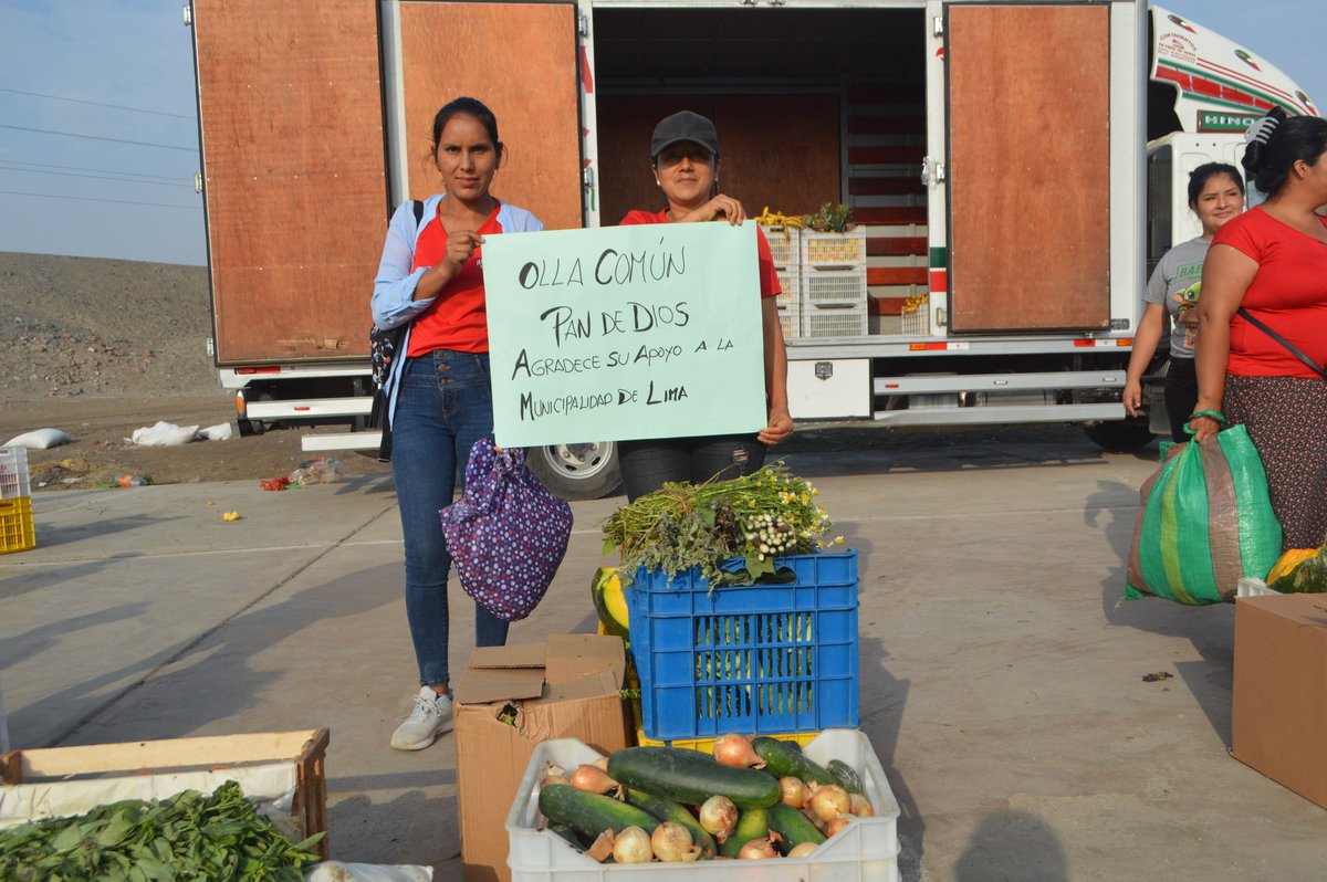 MuniLima's tweet image. ¡Seguimos llegando a más ollitas comunes! 🍲🫕 Gracias al apoyo de los comerciantes de @emmsalima, recolectamos toneladas de alimentos nutritivos, los mismos que fueron distribuidos en el distrito de #Ancón.