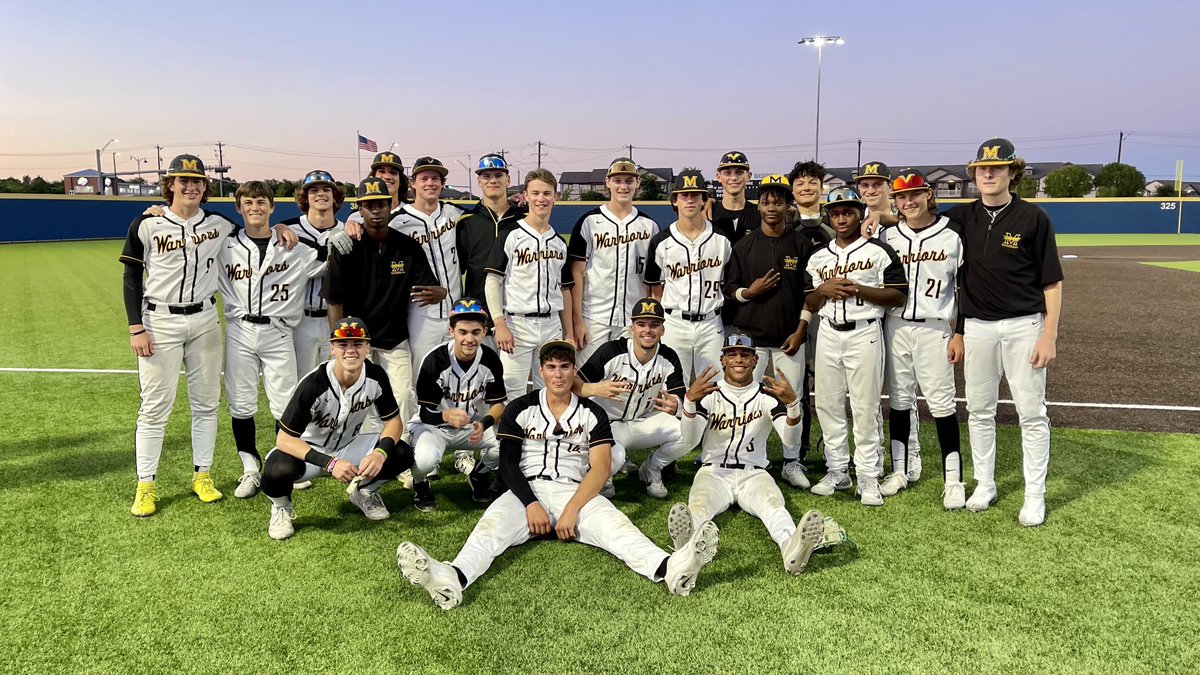 Get ready Memorial fans…

⚾️Warriors advance to playoffs!⚾️

The boys played with determination and focus. Congratulations! 

Thanks to all the fans, teachers and staff that came out tonight to support the team. We appreciate you! 

⁦@2018Memorial⁩ ⁦<a href="/5ATxHSBaseball/">5ATxHSBaseball</a>⁩