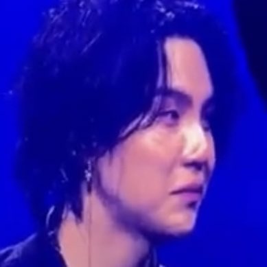 VGGUKMlN's tweet photo. Cartazes que tiveram no show do yoongi - a thrend 🩷 https://t.co/uc15iQfLvt