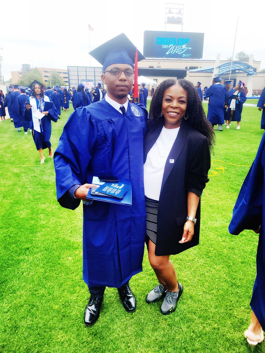RJames_Terry's tweet photo. It is truly a blessing to share space with our young adults as they head into a complex &amp; evolving world. They are the youthful brilliance and beauty that will continue to uplift our global society. Salute to these great minds! #JSUgrad23 #JSUmade 💙🤍 #JSUelevate the world! https://t.co/buVEWpExvq