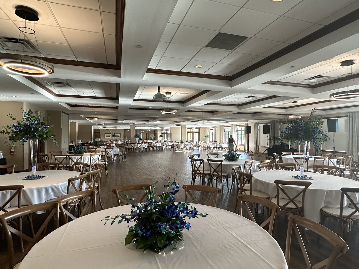 Welcome to The Nighttime Aurora, Prom 2023!!