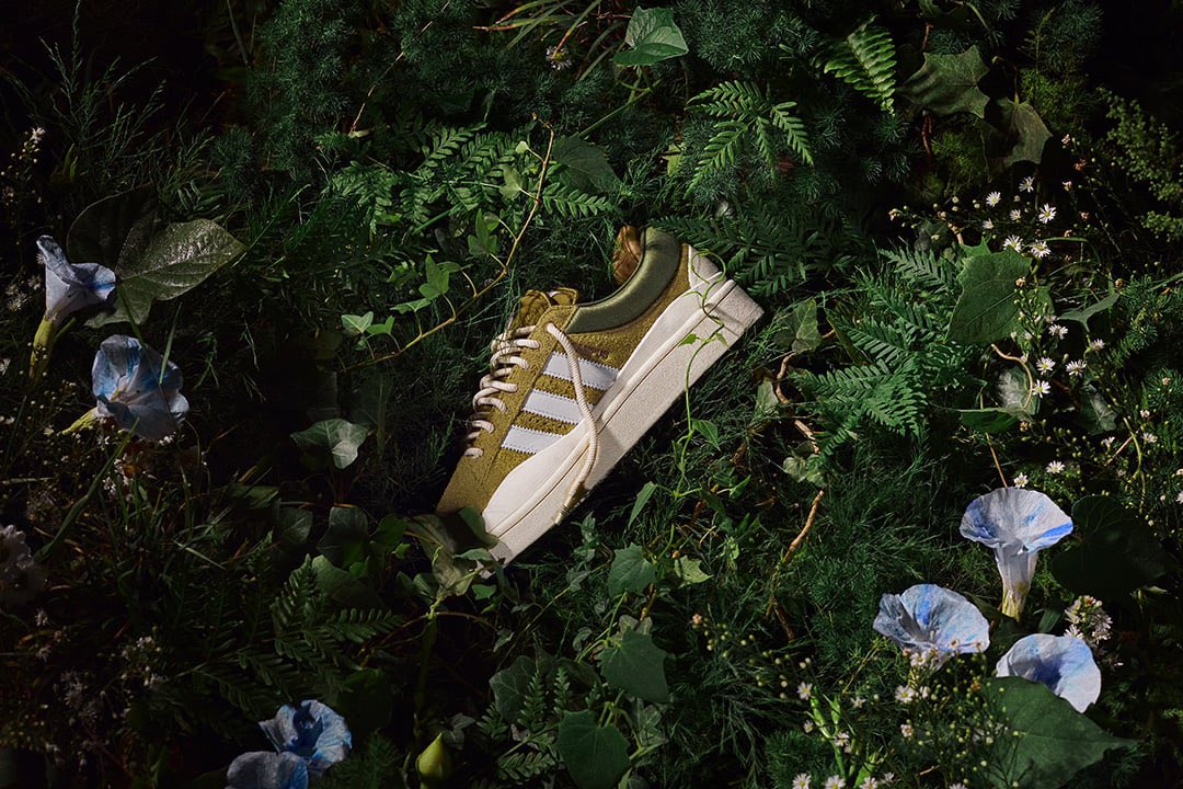 raresapp's tweet photo. Award winning Puerto Rican rapper, singer, and most recently wrestler, Bad Bunny collaborates once again with Adidas for the Wild Moss Campus. What are your thoughts? 🏜️🏝️
—
#badbunny #sneakerhead #adidascampus #wildmoss #investintheculture®️ #raresneakers https://t.co/PaE2KuMPxh
