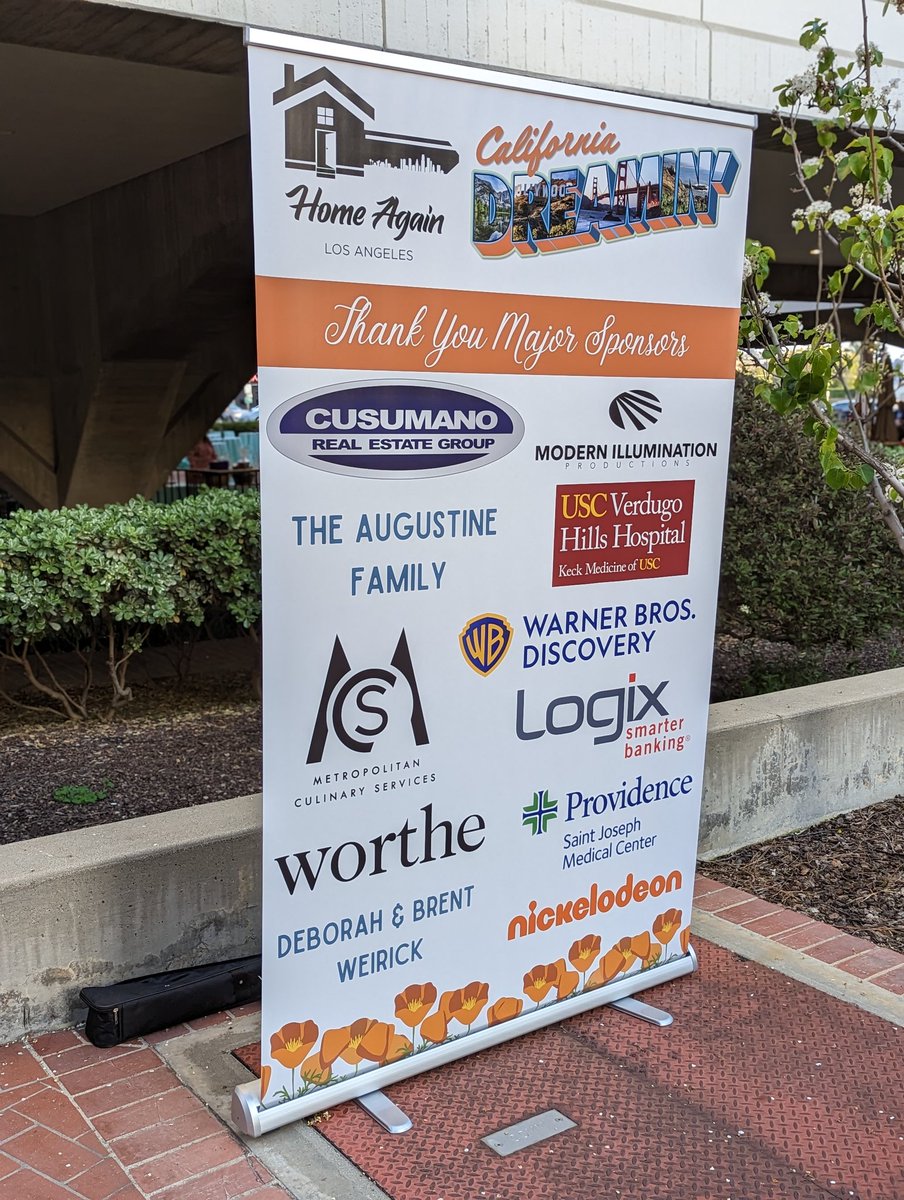acalagias's tweet photo. It's a little brisk tonight, and #HomeAgainLA is getting things warmed up for some FUNdraising! @LogixFCU is supporting this organization again - proud to accept the invitation to make a difference for nearly a decade! Thx @RentPoet - you're a genius with words! #orangeweglad https://t.co/RTKIaIlF7C