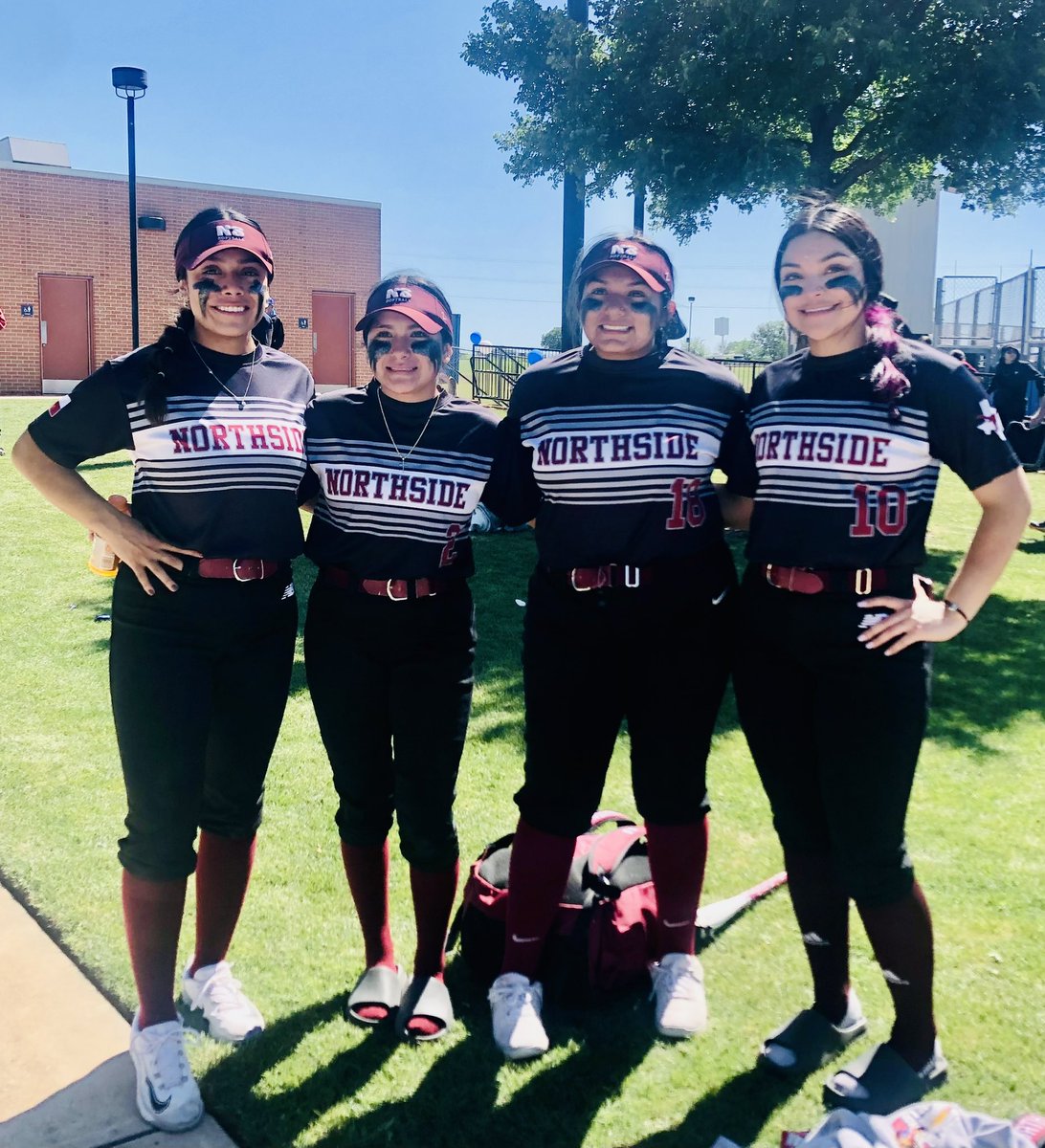 What a season! Thank you Seniors for the past 4 years! Your hard work and dedication helped North Side softball secure it’s 1st District Championship! We will miss you! Steers Up! 🤘🏽🥎