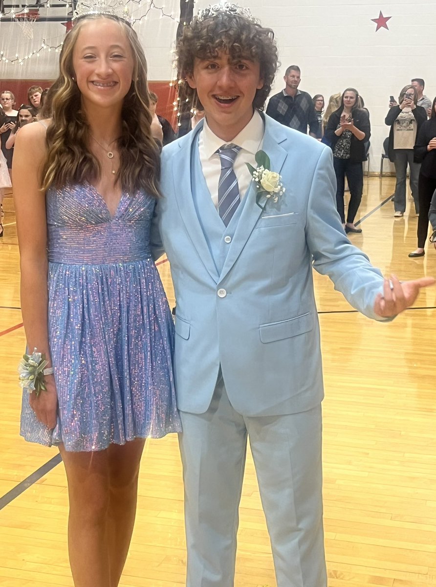 Congratulations to our 7th &amp; 8th grade court &amp; the newly crowned royals! We hope everyone had a wonderful evening “under the stars!” 🤩⭐️