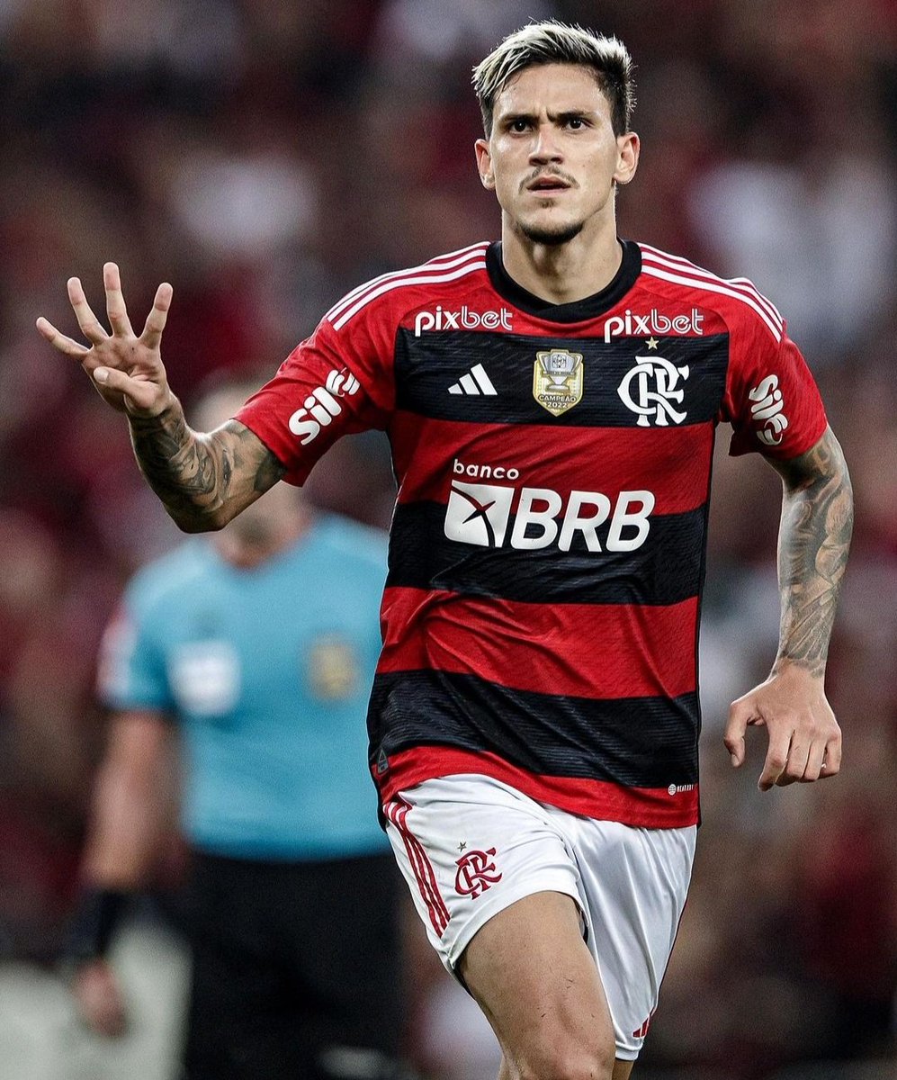 liberta___depre's tweet photo. Artilharia do futebol mundial em 2023 (atualizado 29/04):

- Paul Mullin ( Wrexham FC) 24 Gols
- Erling Haaland (Manchester City) 22 Gols
-  Karim Benzema (Real Madrid) 21 Gols
- Pedro (Flamengo) 21 Gols
- Macaulay Langstaff (Notts County) 20 Gols
- Germán Cano (Fluminense) 20 Gols
- Barnabás Varga ( Paks FC) 18 Gols 
- C.Ronaldo (Al Nassr) 18 Gols
- M.Rashford (Manchester United) 17 Gols
- Kylian Mbappé (PSG) 17 Gols
- Chuba Akpom ( Middlesbrough) 17 Gols
- Rodri Ríos ( AD Ceuta) 17 Gols
- Vinícius Popó ( Capivariano) 17 Gols
- Odion Ighalo (Al Hilal) 17 Gols
- Victor Osimhen (Napoli) 16 Gols
- Jonathan David ( Lille) 16 Gols
- Enner Valencia (Fenerbahçe) 16 Gols
- Pietro Iemello ( Catanzaro) 16 Gols
- Kayne McLaggon (Barry Town) 16 Gols
- Angelo Campos (SC Brühl) 16 Gols
- Hulk (Atlético-MG) 16 Gols.

📸: Divulgação/Instragam