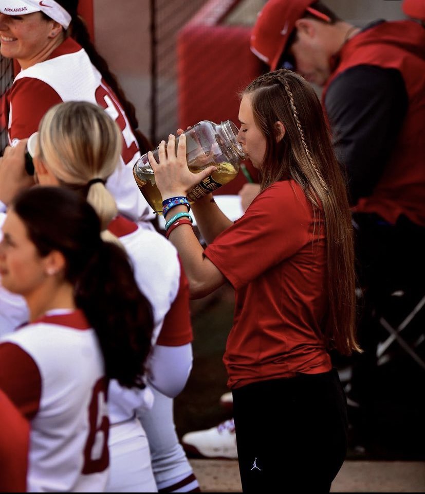 no context college softball (@contextsoftball) on Twitter photo 