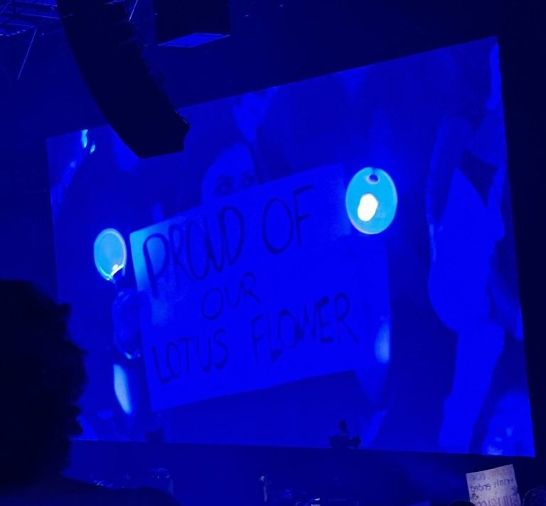 Dikshubts7's tweet photo. YOONGI'S AGUSTD CONCERT MOMENTS DAY -3 — A THREAD ♡ https://t.co/9MkwN2IxZv