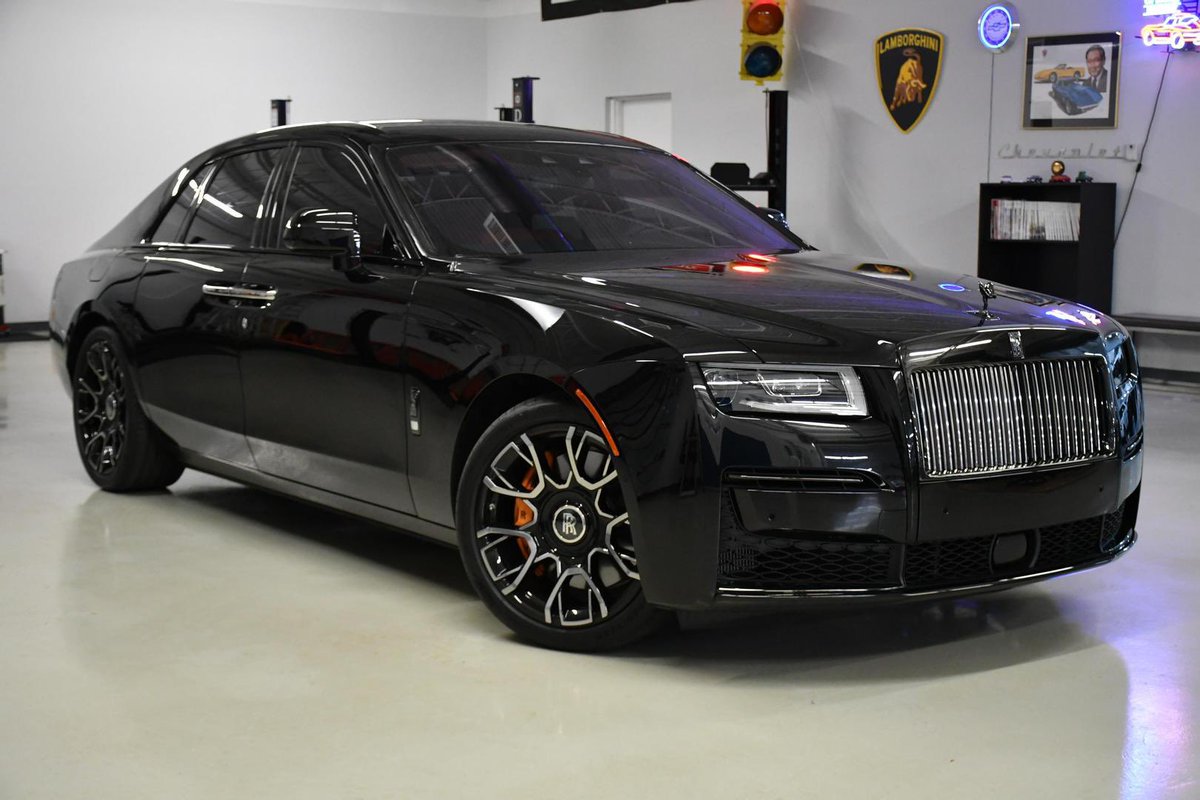 McAutomotive_'s tweet photo. 🔥Introducing the stunning 2022 Rolls Royce Ghost Black ♠️Badge Edition! 💎 Luxurious design meets superior performance.🏁 Experience unparalleled elegance and power in every drive.🌟Not just a car, it's a lifestyle statement. #RollsRoyceGhost #BlackBadge #LuxuryCars #DreamRide https://t.co/ymTQcRwQNz