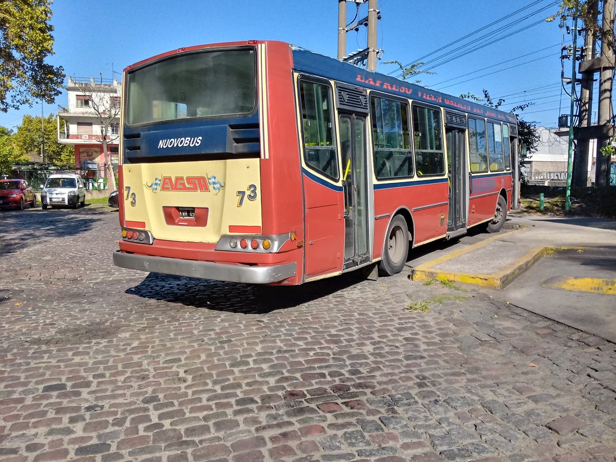 CiudadDeBondis's tweet photo. #SabadoDeAportes
Hablando de la 39, un #Nuovobus ex Linea 39 continuando su vida en la #Linea436 https://t.co/nRXEcB7iUD