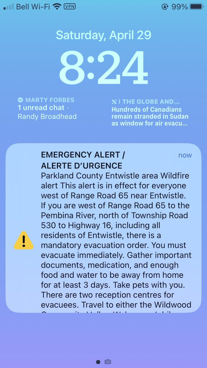 Getting scary out here. Just helped a neighbor who was evacuated by police  who knocked on his door screaming “get out…get out right now!” High winds  not helping #LacSteAnne.