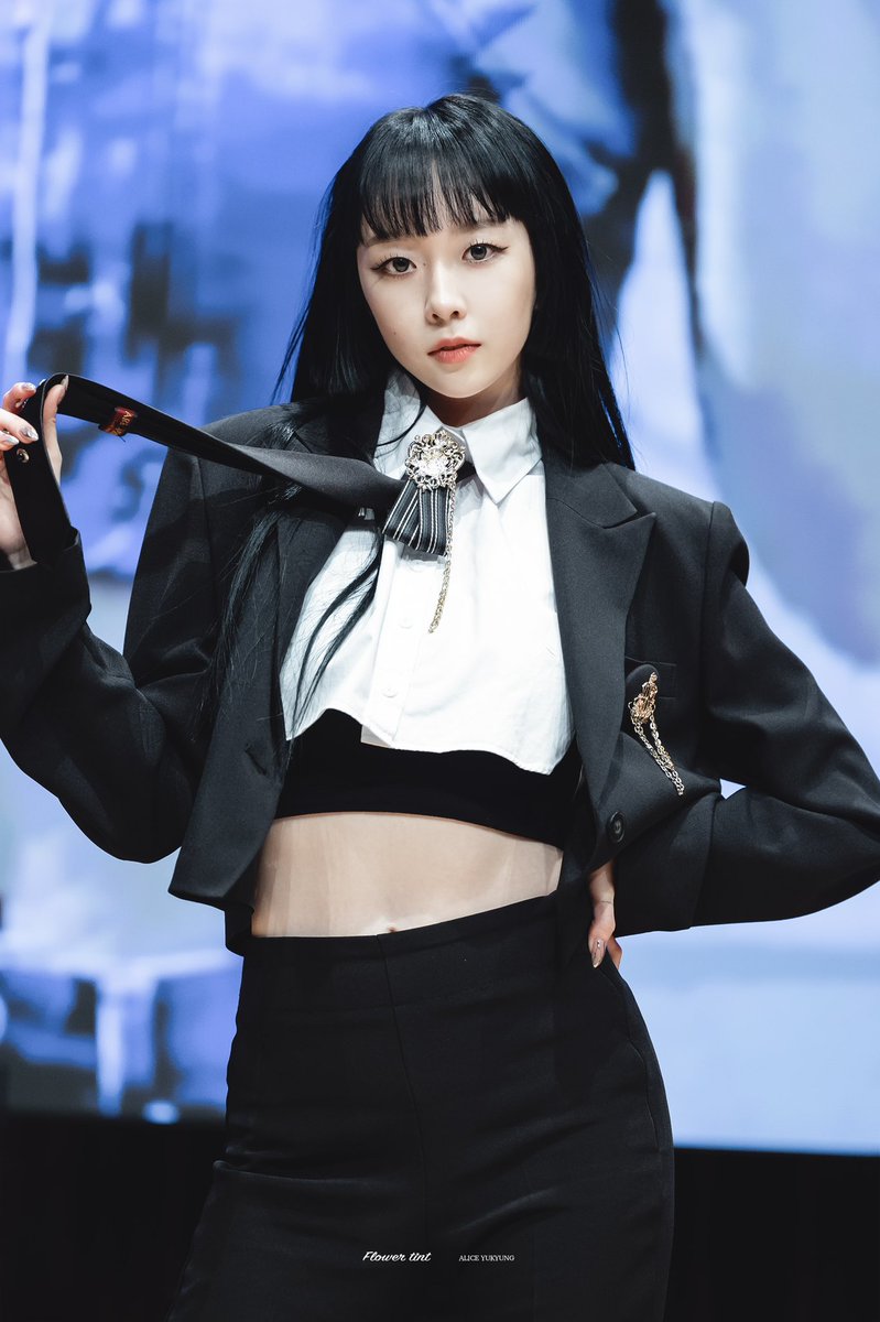flowertint1105's tweet photo. 230429 아이레벨홀 팬싸

이채정이 아이돌 안하면 누가해?🤷‍♀️🤷🤷‍♂️

#ALICE #앨리스 #CHAEJEONG #채정 @IOK_ALICE https://t.co/UATQIa8qQ3