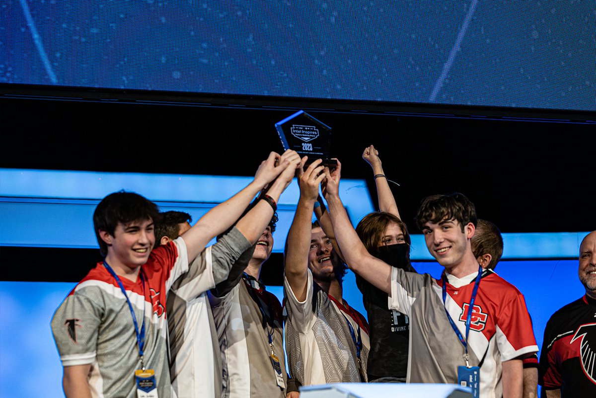 AVGLofficial's tweet photo. Congratulations to all of our 2023 #IntelInspires Champions!
🏆 @DCHS_Esports - High School Rocket League
🏆 @NorthwoodEsport White - Collegiate Rocket League
🏆 Deerfield Warriors - High School Overwatch
🏆 @NorthwoodEsport - Collegiate Overwatch https://t.co/weLQ7BdCTS