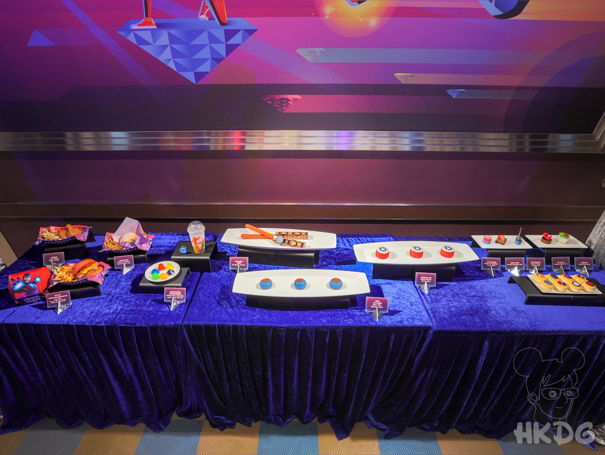 the_hkdg's tweet photo. 🍔 Try the “#IronMan Pork and Pineapple Burger Combo” or the “#InfinityStone Jelly Soda,” and don't forget to bite into the “#ArcReactor Churros,” inspired by Iron Man's arc-powered R.T.
#PowerOfFun #MarvelSeasonOfSuperHeroes
#starkexpo #marvel #mcu
#hkdg #hkdl #DisTwitter https://t.co/m4D5rvCsVT